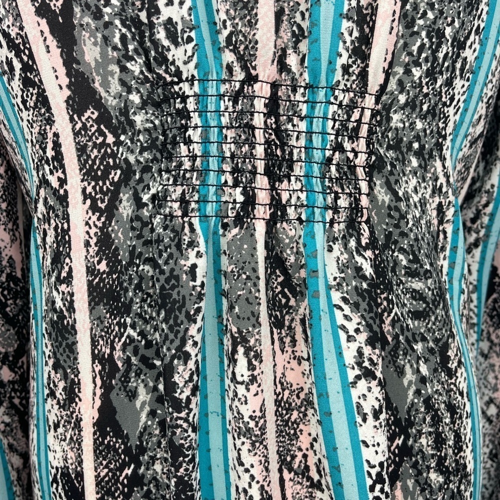 NY Collection animal print hook & eye half closure blouse women’s size M - Picture 8 of 13